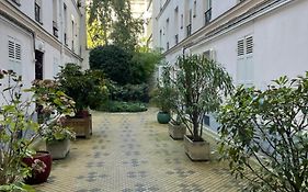 Appartement Au Rez De Chaussee Pres De Gare De Lyon